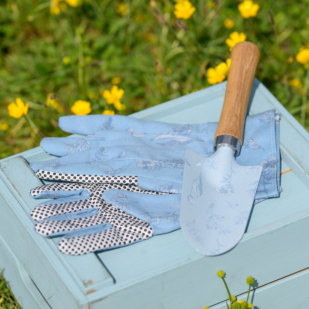 Country Living Trowel & Gloves Set