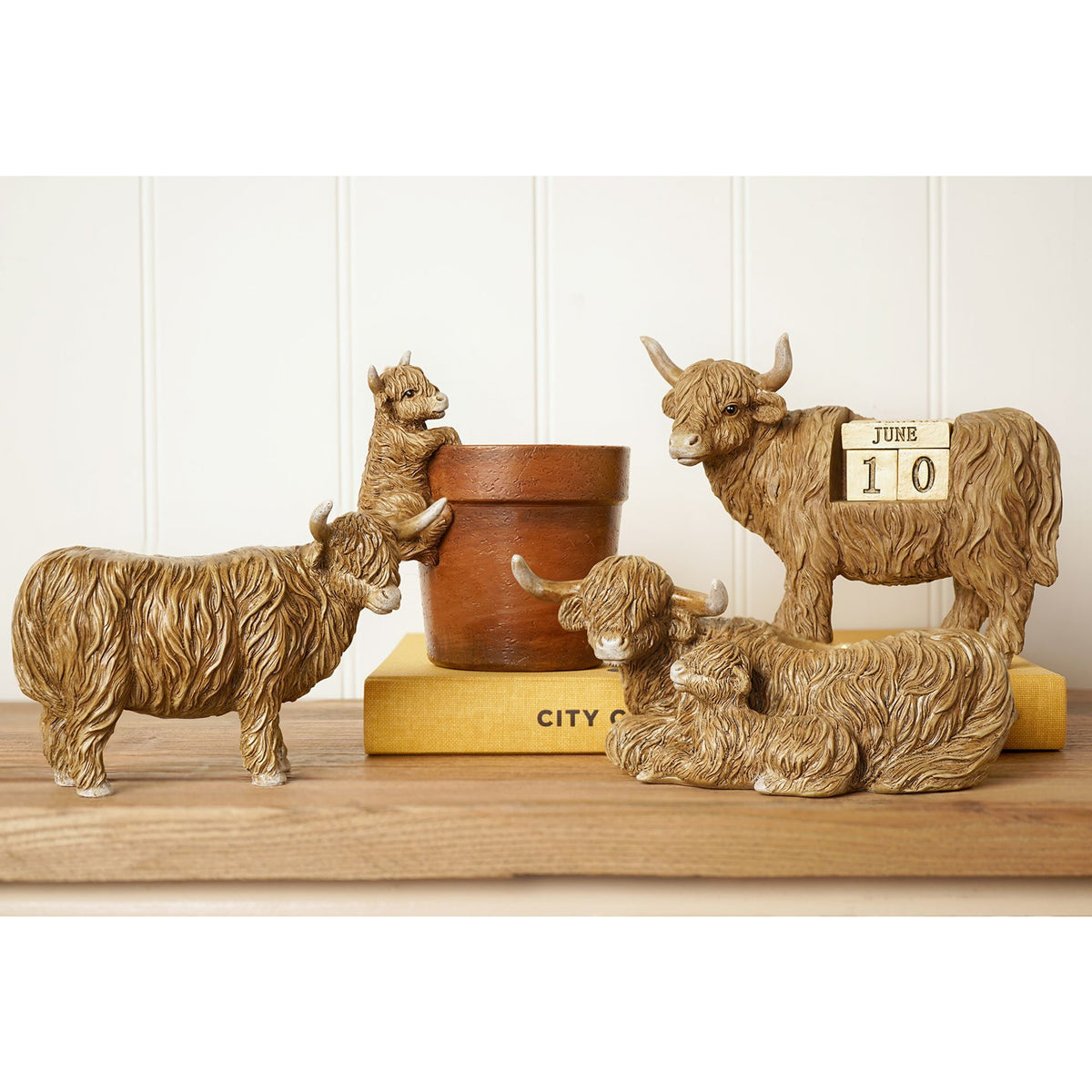Country Living Highland Cow Figurine Calendar