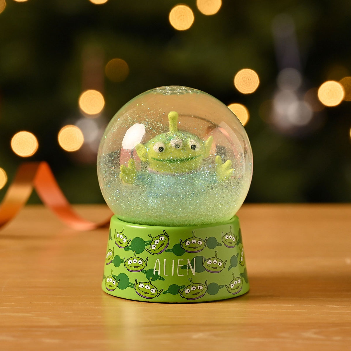 Alien Plastic Snowglobe
