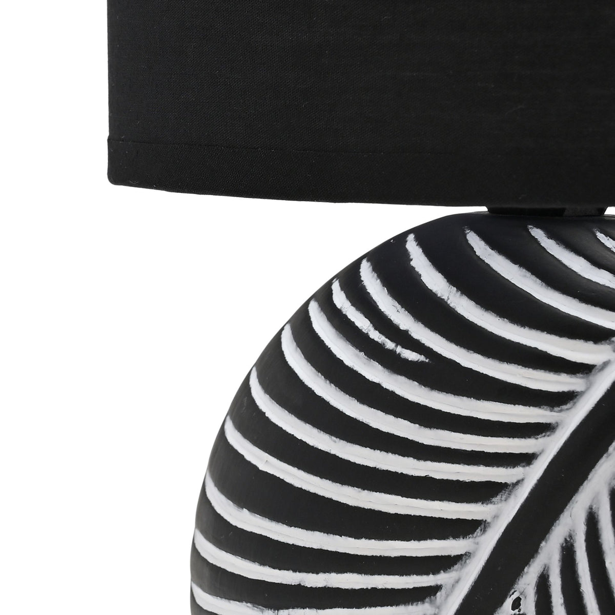 Hestia Black Circle Leaf Lamp - 24cm