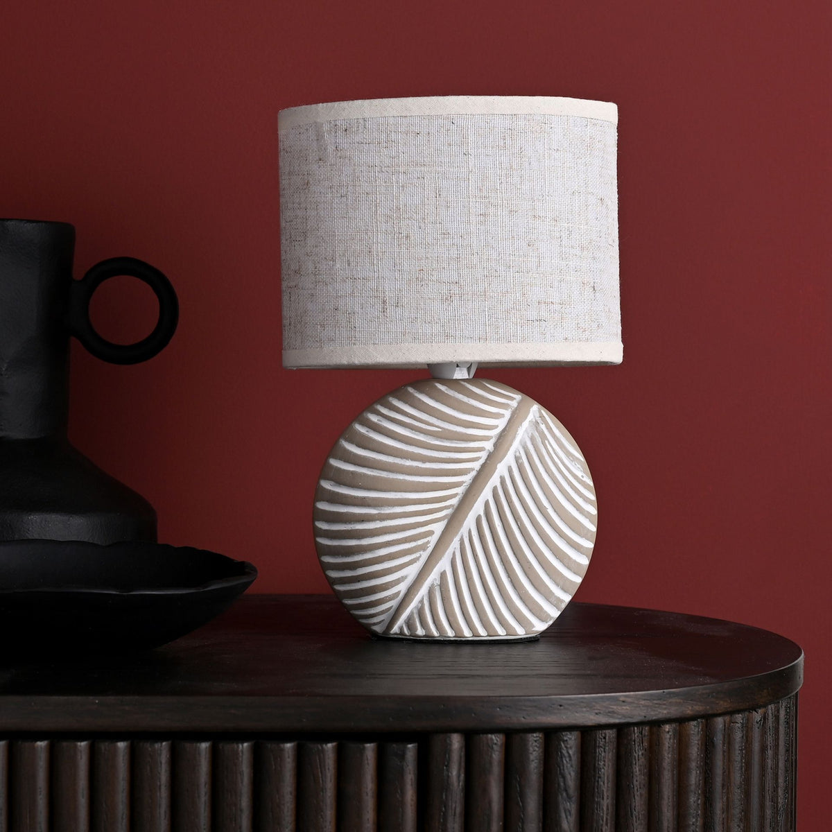 Hestia Natural Circle Leaf Lamp - 24cm
