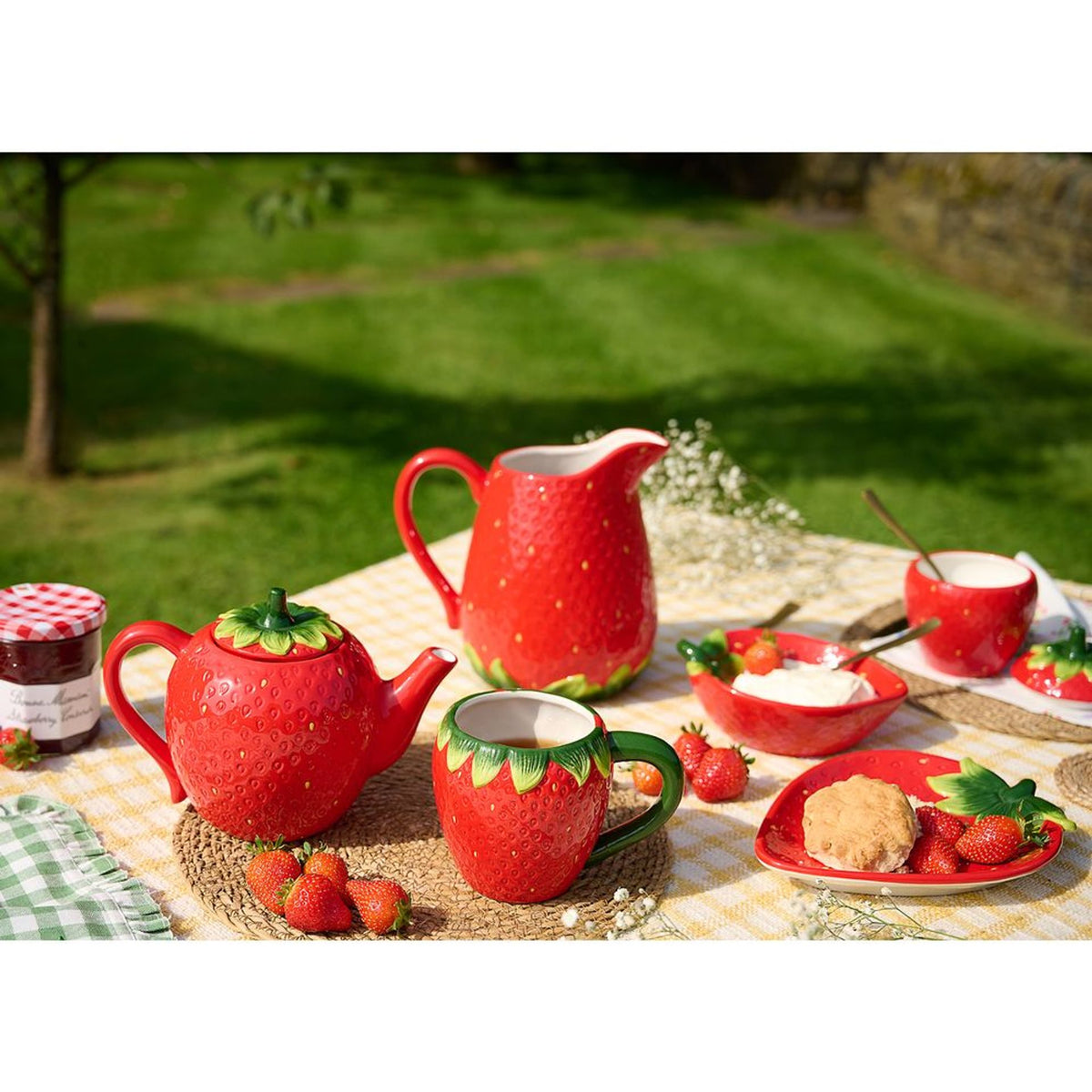 The Cottage Garden Mug - Strawberry