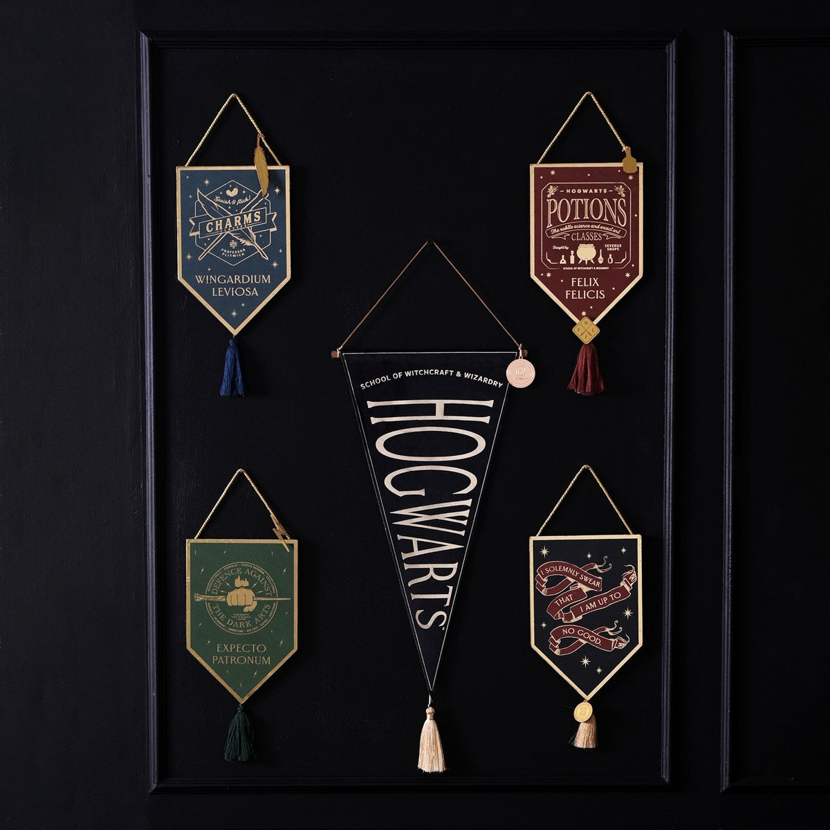 Warner Bros Harry Potter Alumni Pendent - I Solemnly Swear