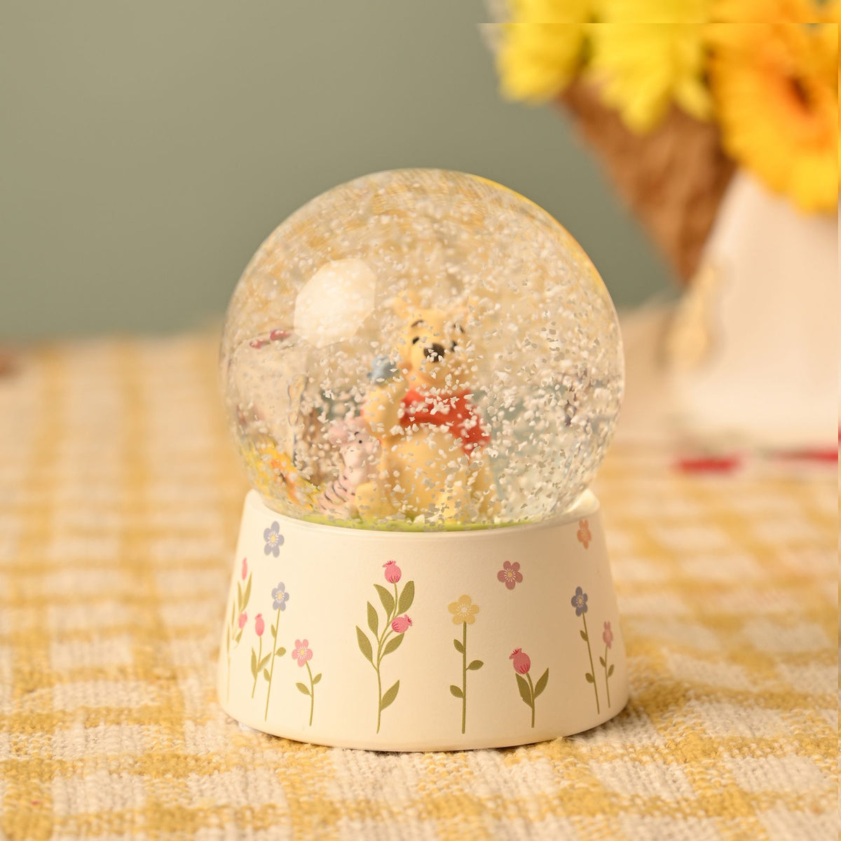 Disney Winnie Waterball With Winnie & Piglet
