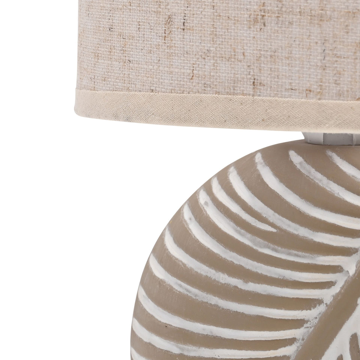 Hestia Natural Circle Leaf Lamp - 24cm
