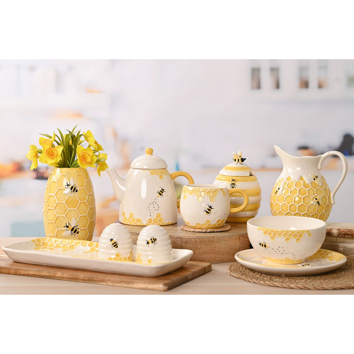 Hestia Bee Hive Salt & Pepper Pot Set