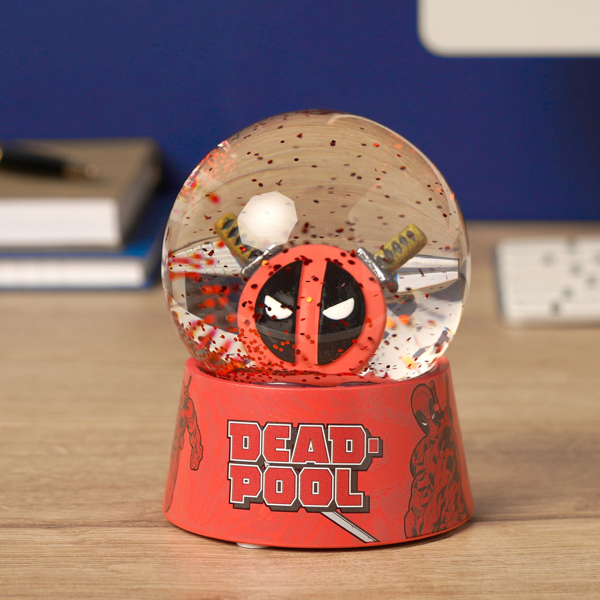 Marvel The Avengers Waterball - Deadpool