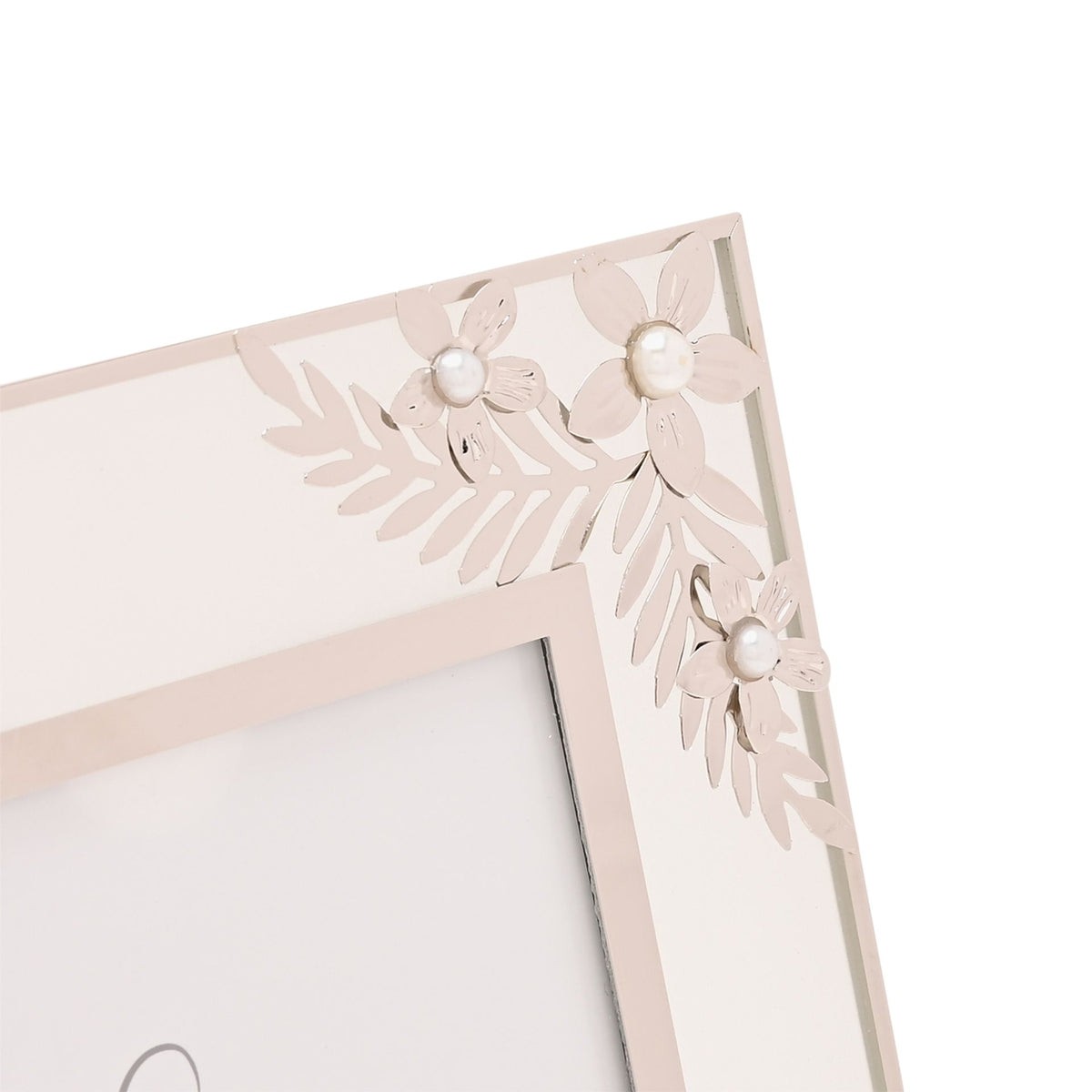Sophia Classic Silver Daisy Photo Frame 5" x 7"