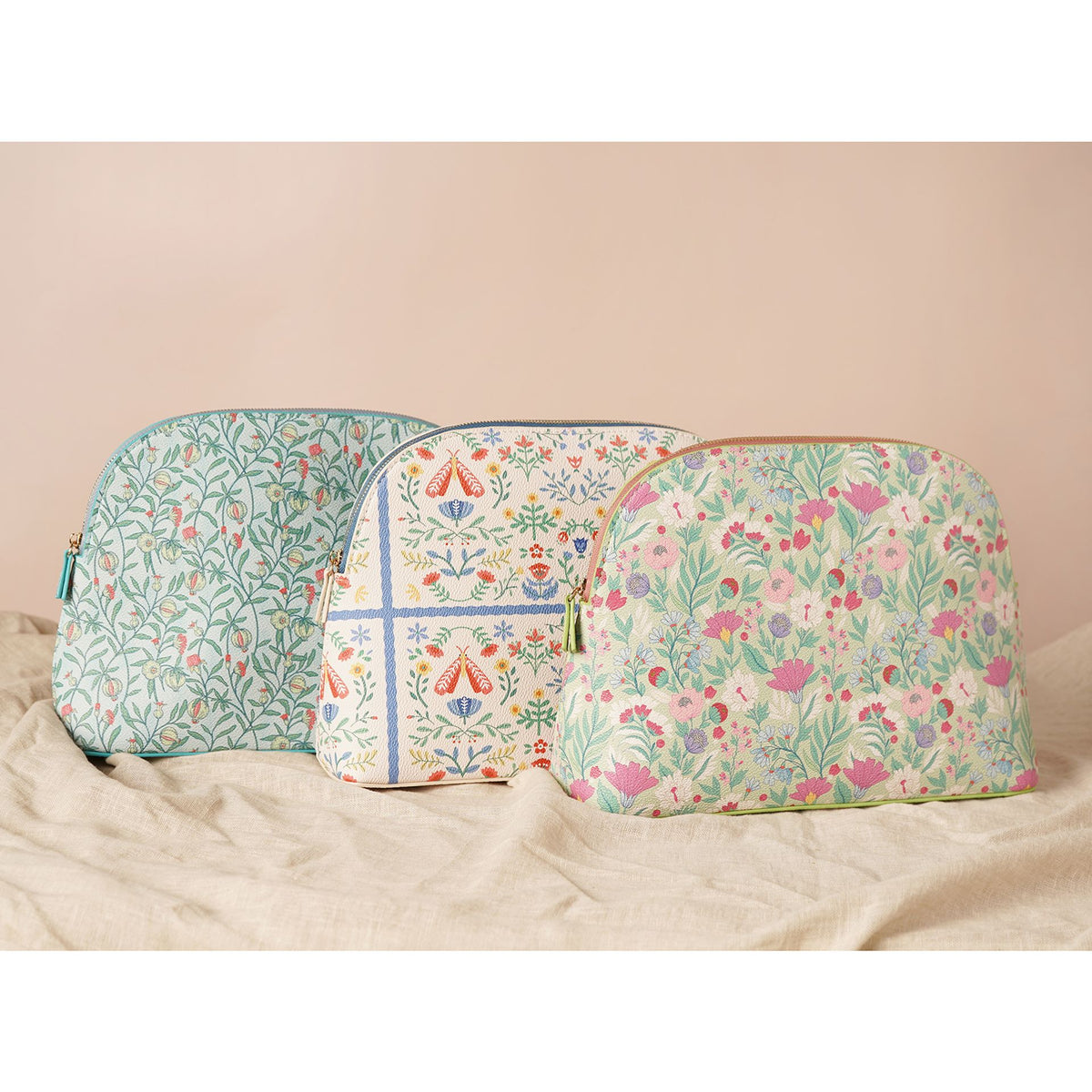 Sophia Lane Large Floral Make-Up Bag - Cream