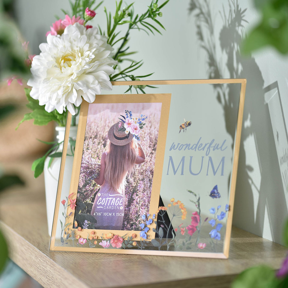 The Cottage Garden Glass Frame 4 x 6 "Mum"