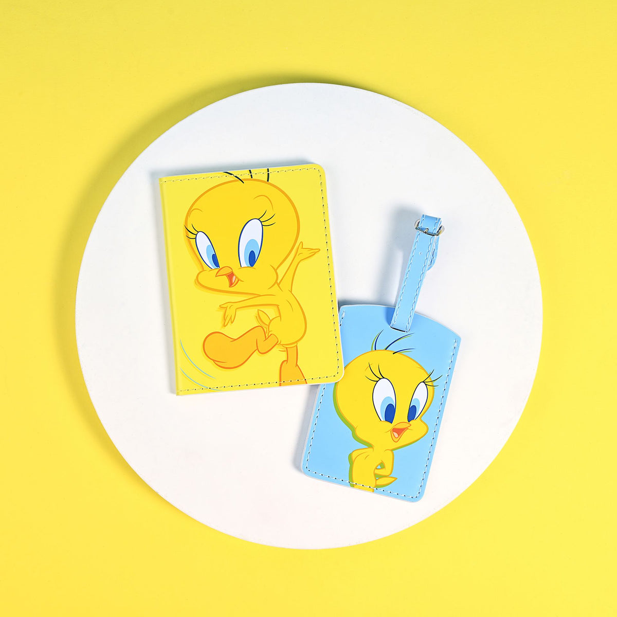 Warner Bros Looney Tunes Tweetie Pie Passport & Luggage Tag
